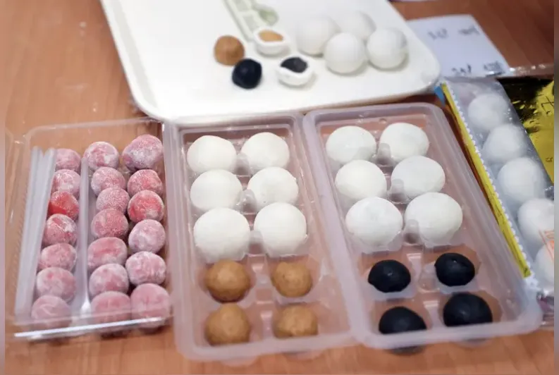 Cẩm nang ăn uống an toàn và lành mạnh trong dịp Tết Nguyên Tiêu: Lựa chọn và thưởng thức Bánh Chưng